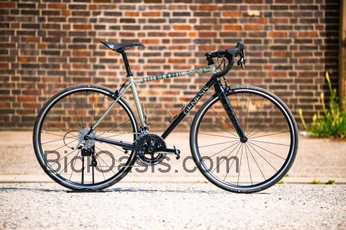 Genesis Volare 853 ficha técnica y opiniones